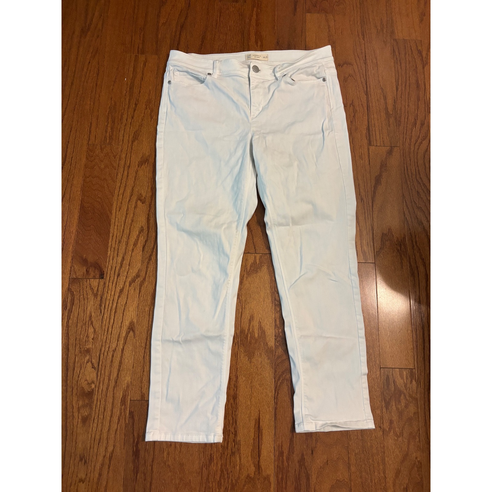 J Jill Denim Authentic Fit Slim Ankle White Jeans Size 8